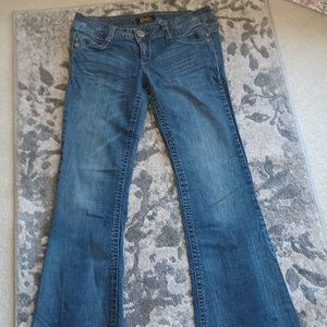 ** LAST CHANCE SALE** Candie's Jeans, Juniors 7, Embroidered pockets, distressed
